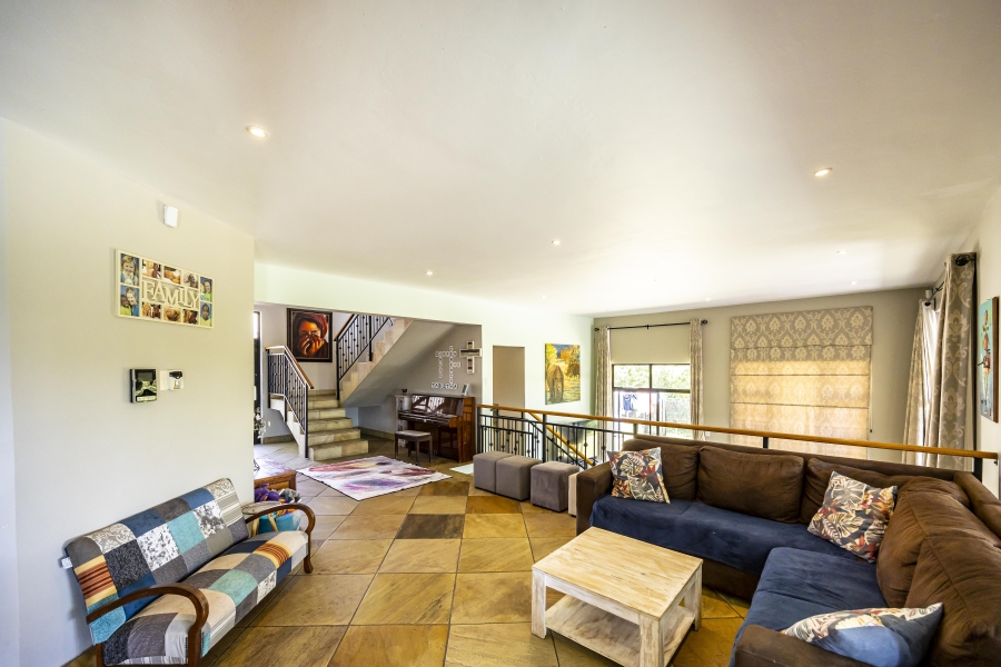 5 Bedroom Property for Sale in Beacon Bay Eastern Cape